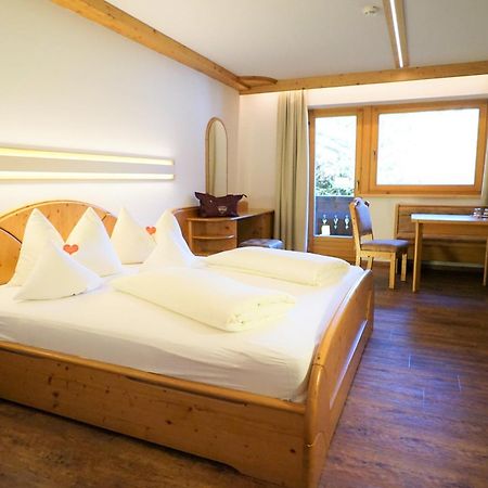 Alpenbad Hotel Hohenhaus Tux Exterior foto